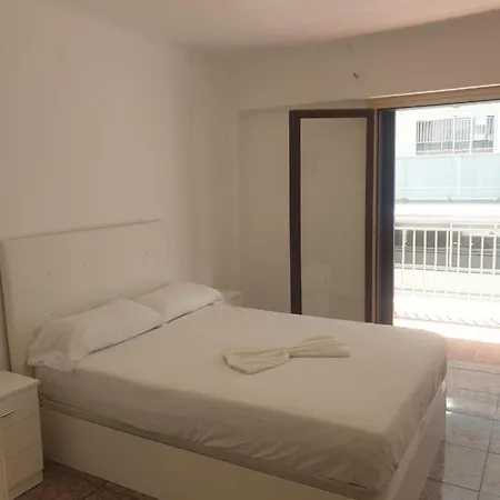 Carrer Falset 24 Appartement *